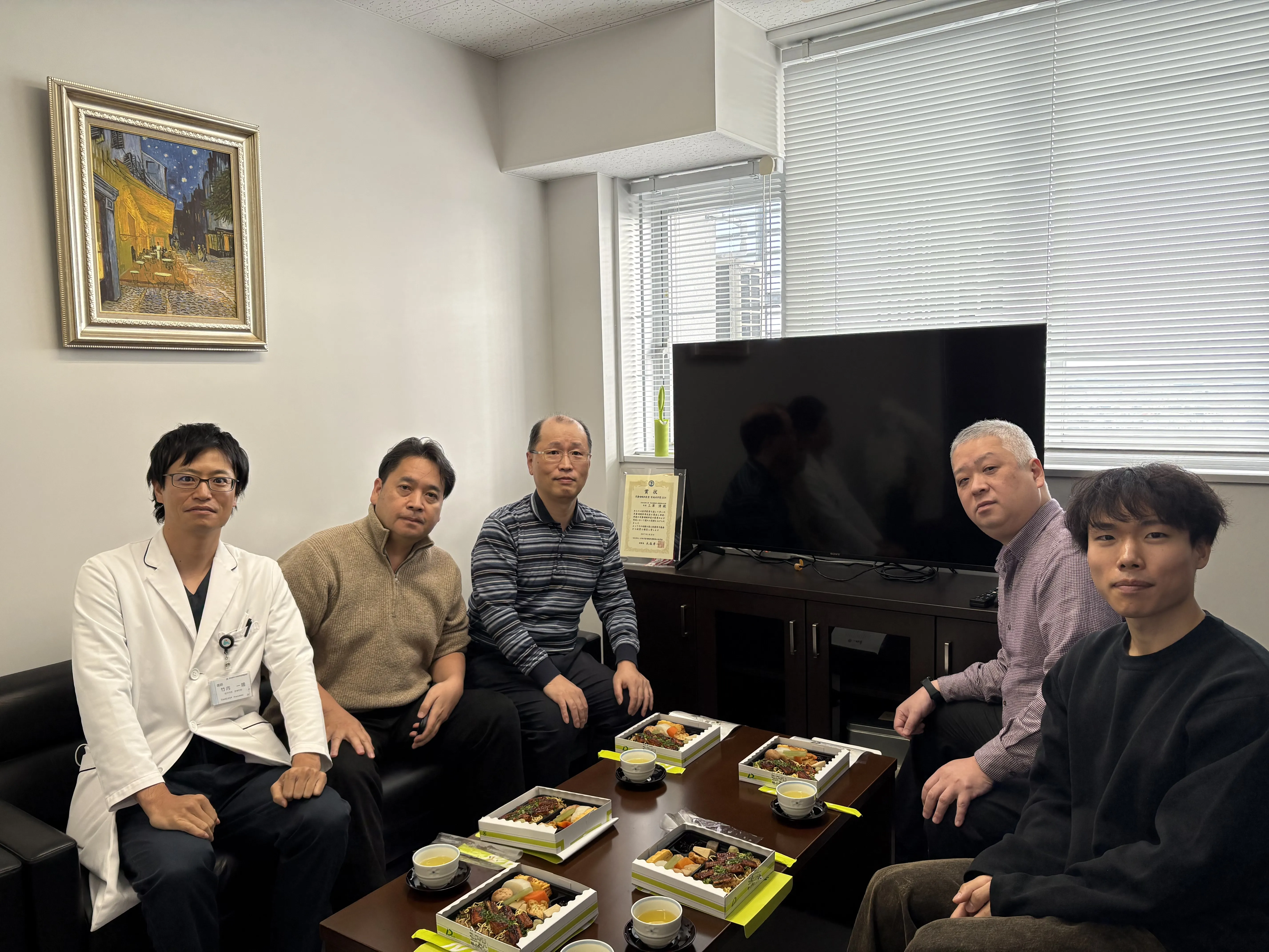 金沢大の近藤先生、松村先生とナノスーツ開発研究部の河崎先生とランチしました。