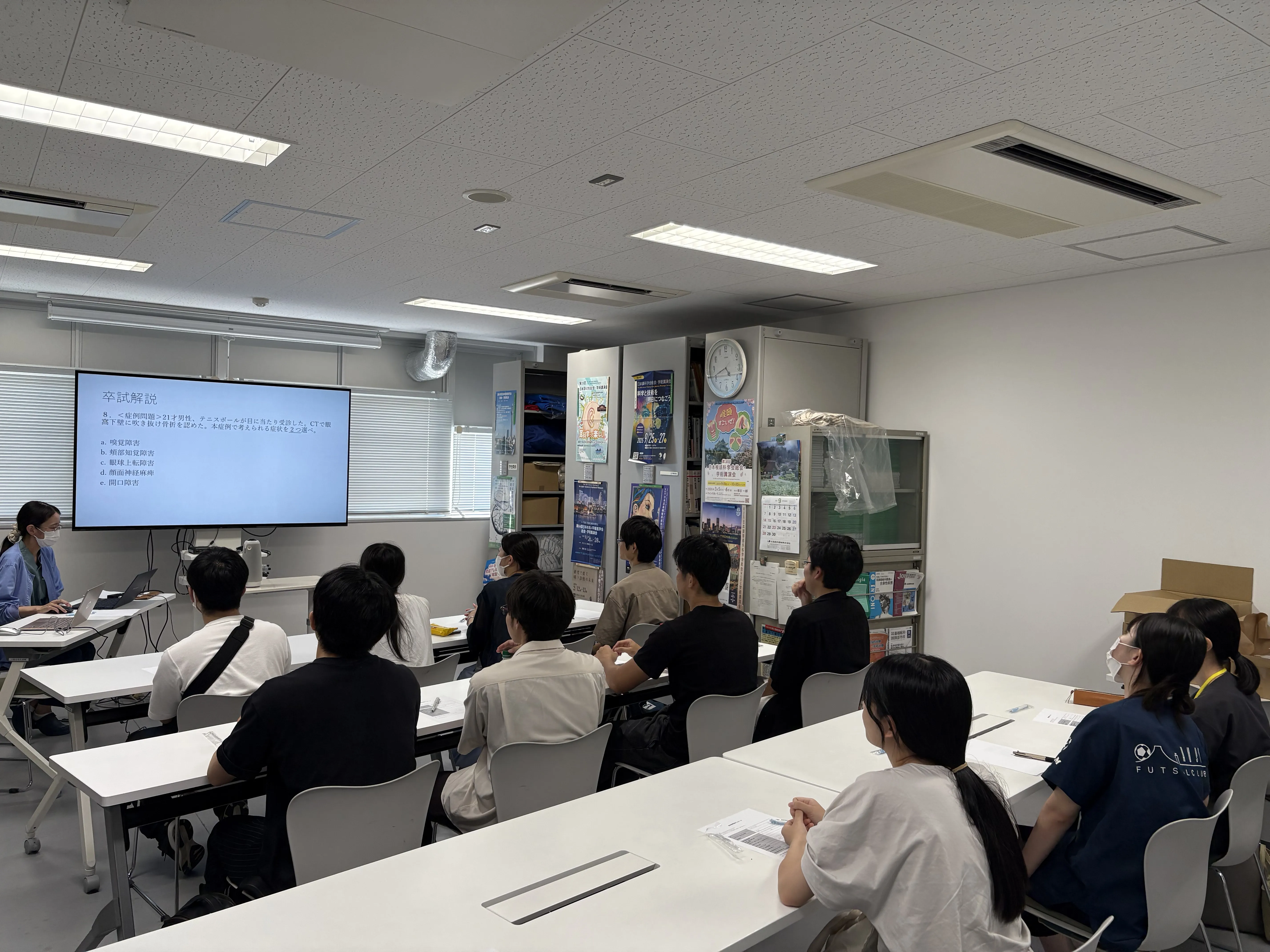 ６年生説明会を開催しました。