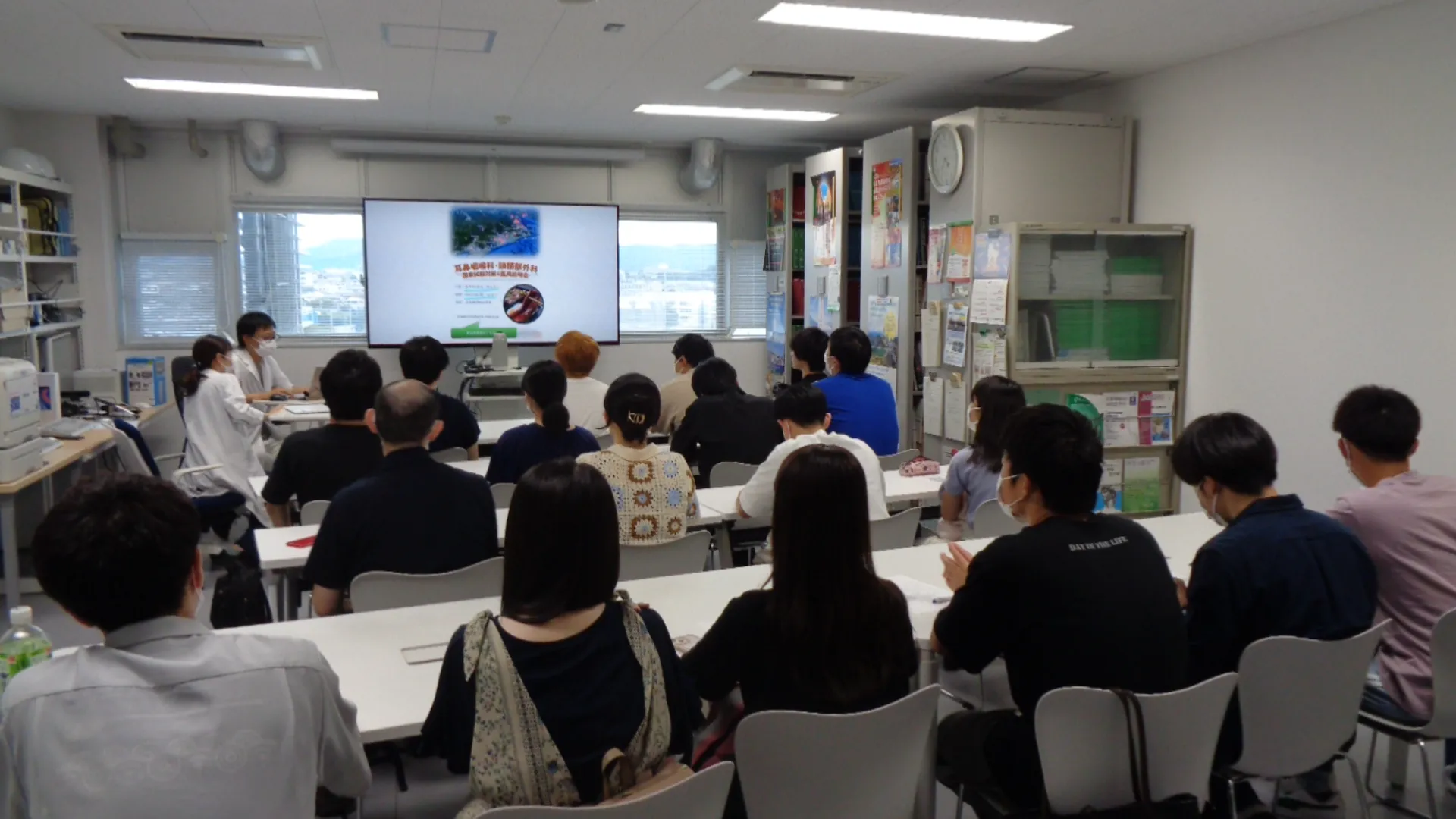 6年生耳鼻科説明会を開催しました。
