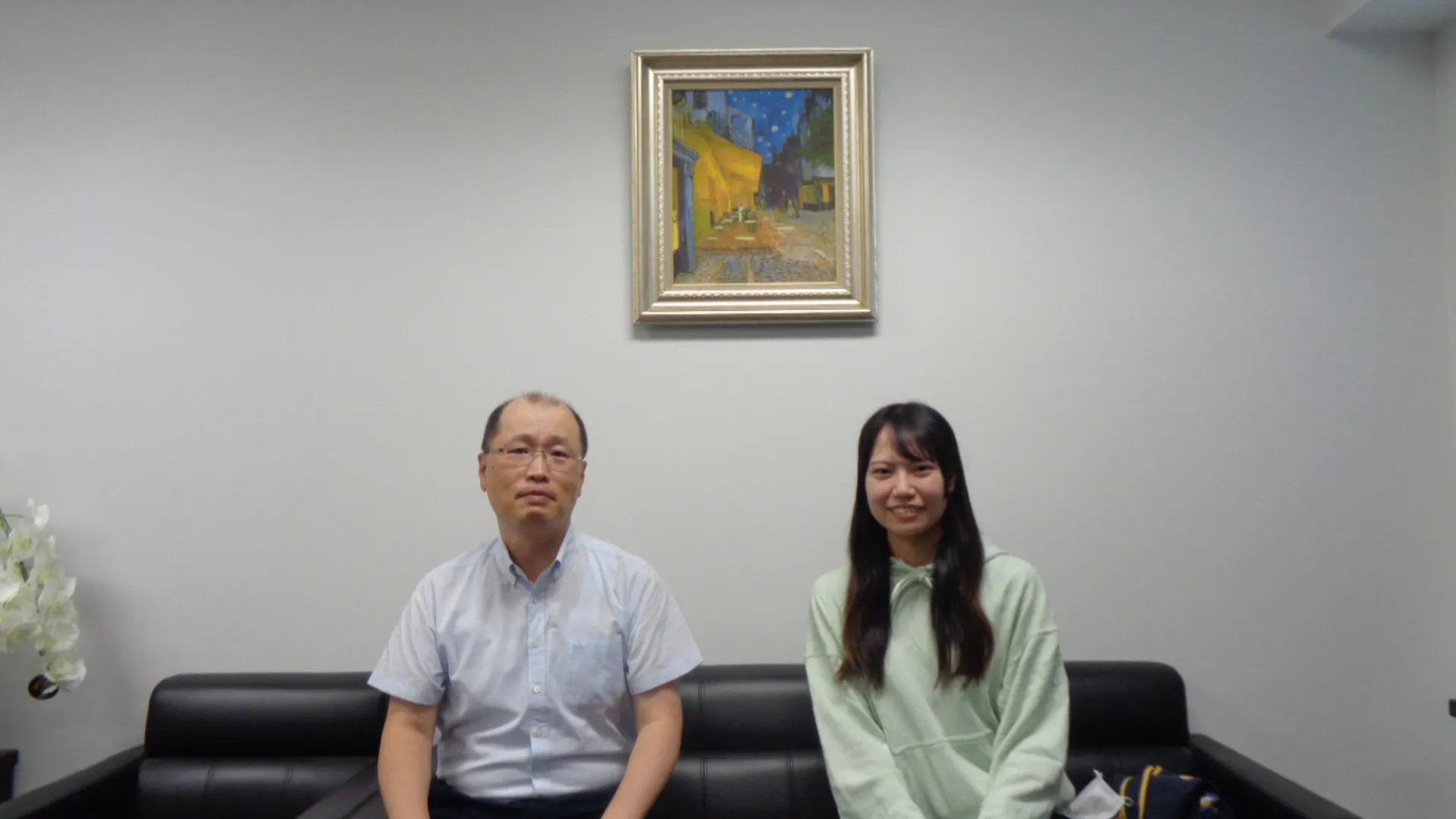 浜松医大2年目研修医の堀井彩花先生が医局を訪問されました。