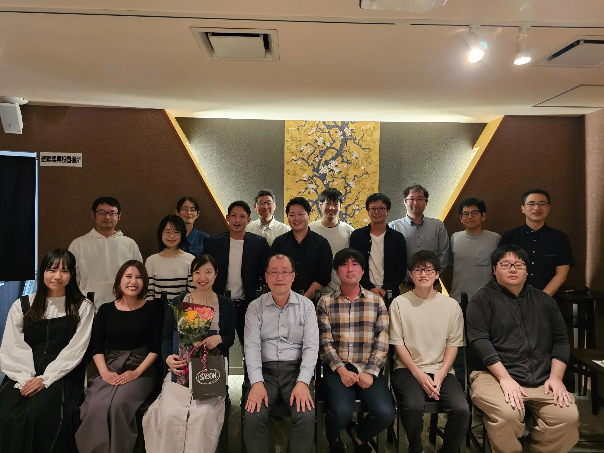 歓送迎会を開催しました。